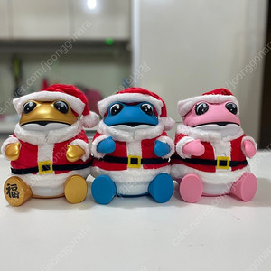 진로 산타 두꺼비 피규어 판매 1.6만원 이미지