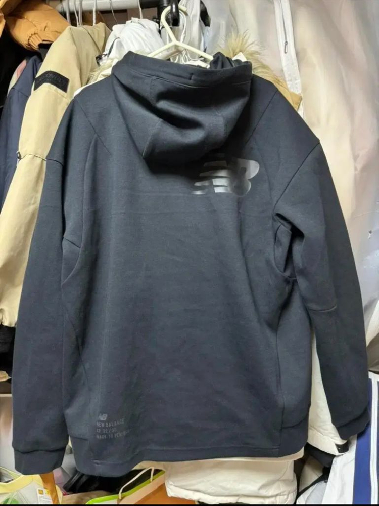 뉴발란스 후드집업 블랙색상 사이즈 100 새거팝니다 이미지