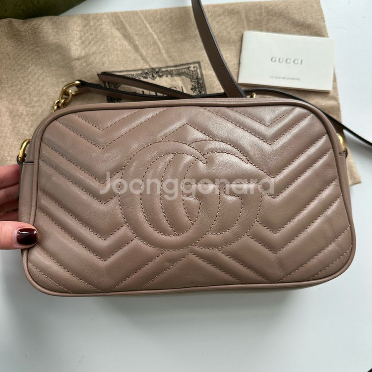 구찌 GG 마몽 마틀라세 스몰 숄더백 로즈 베이지--2