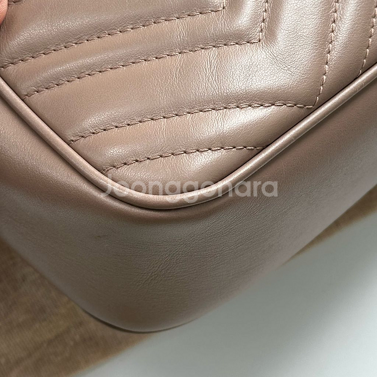 구찌 GG 마몽 마틀라세 스몰 숄더백 로즈 베이지--3