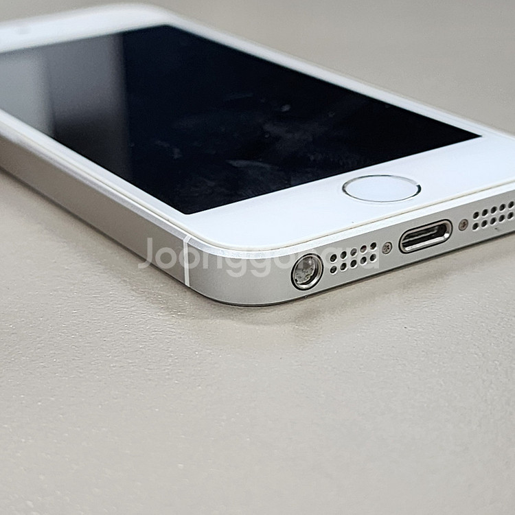 *10만원* 아이폰 SE1 실버 16기가모델 상태 SSS급 소장폰 추천 판매합니다--5