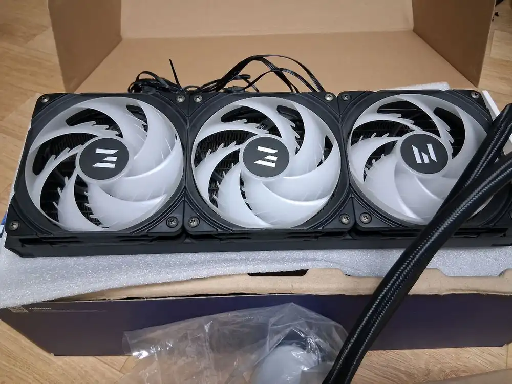 잘만 ALPHA2 A36 BLACK 수냉쿨러 이미지