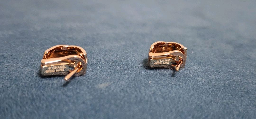 18k 베이지골드 색상 퀄팅 귀걸이--5