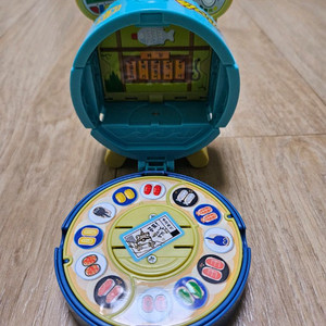 벅스닌 말벌메카 이미지