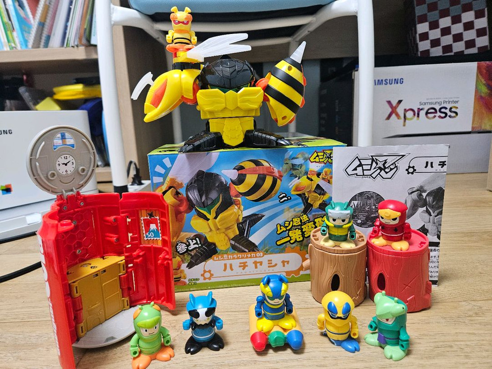 벅스닌 말벌메카 이미지