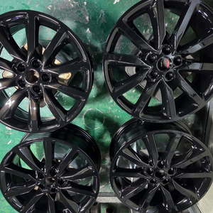 올뉴쏘렌토 19인치 순정 크롬도장 휠 박리후 분체블랙유광 도장복원 제품