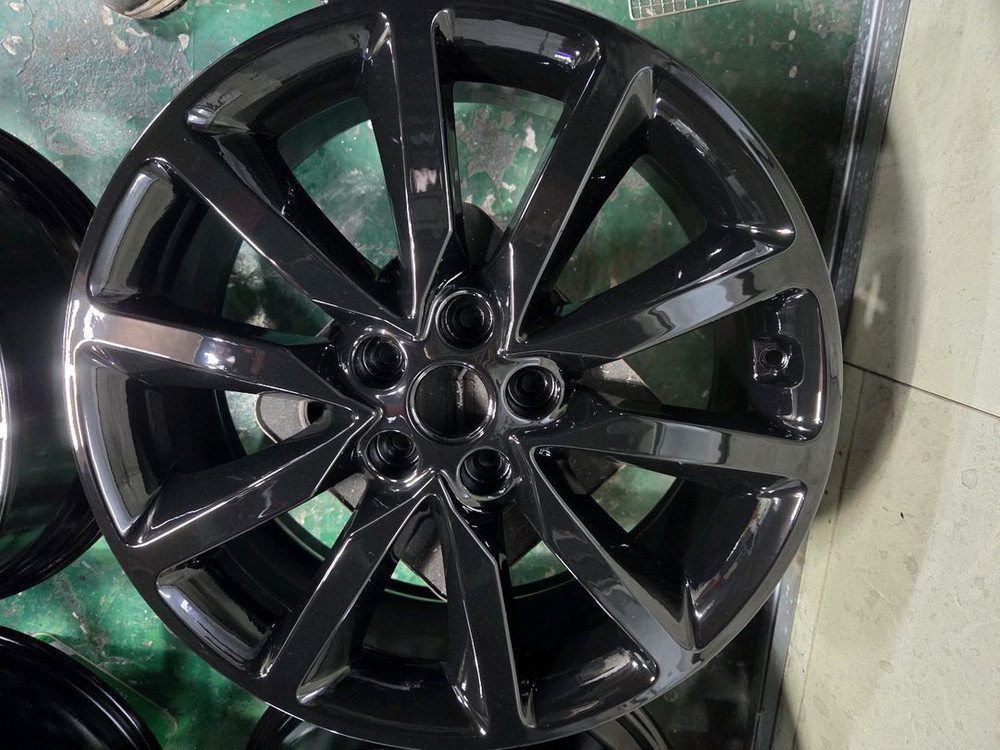 올뉴쏘렌토 19인치 순정 크롬도장 휠 박리후 분체블랙유광 도장복원 제품--2