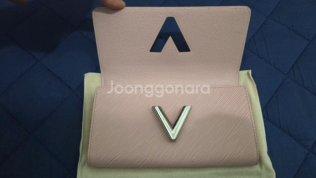 루이비통 핑크 트위스트 장지갑 M61178--3