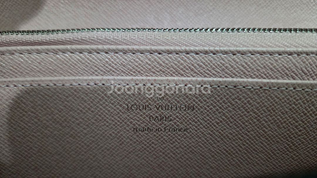 루이비통 핑크 트위스트 장지갑 M61178--5