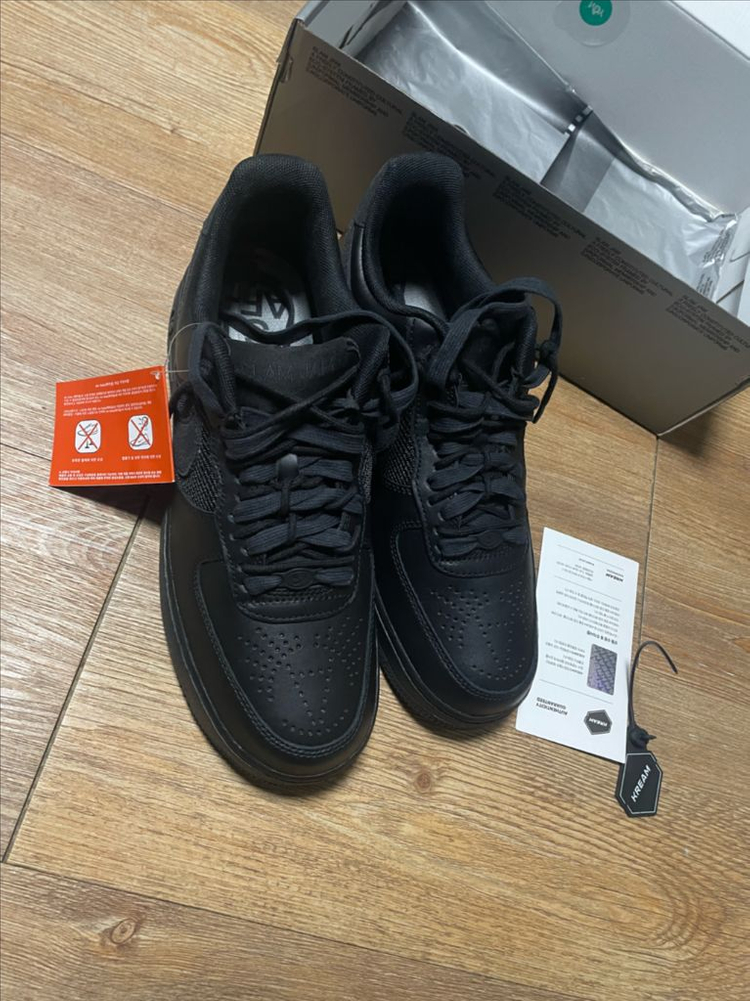 나이키 x 슬램잼 에어포스 1 로우 SP 블랙 앤 오프 느와르 이미지