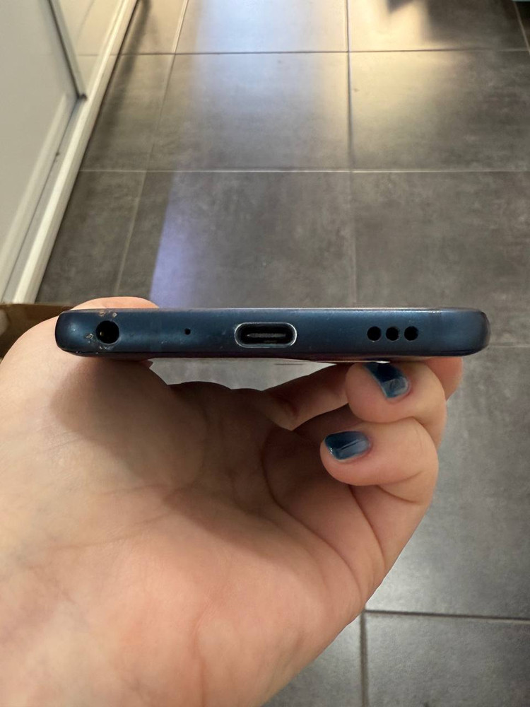 무잔상)LG Q9 블루 64GB--3