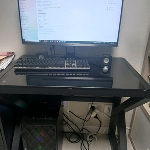 컴퓨터 모니터 책상포함 인텔 i5 10400f, 엔비디아 GTX1650, Ram 16기가