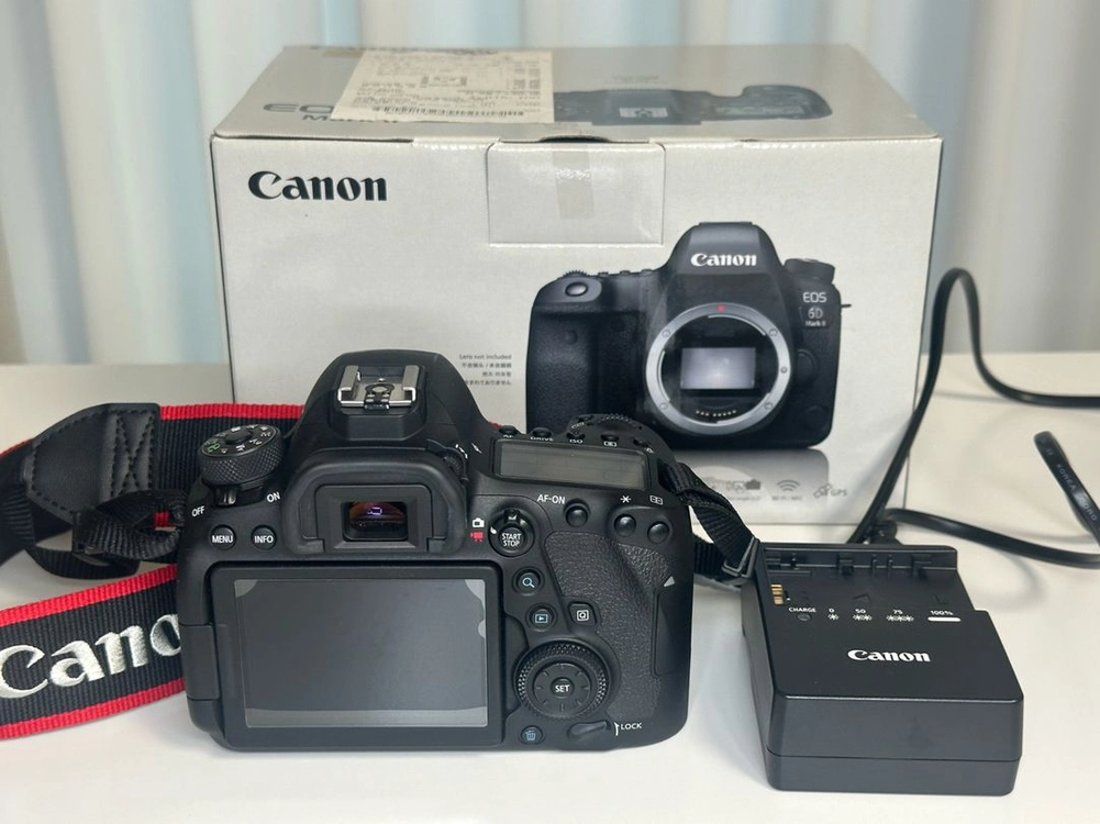 캐논 EOS 6D Mark 2 DSLR 카메라 이미지
