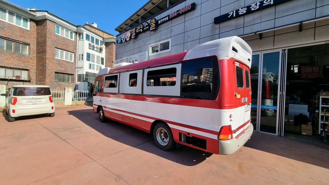 카운티16년6월 1종보통 오토 2만킬로 조수석문 캠핑카 제작하실분. 이미지