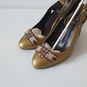 FENDI 펜디 골든 레더 슬링백 힐 구두