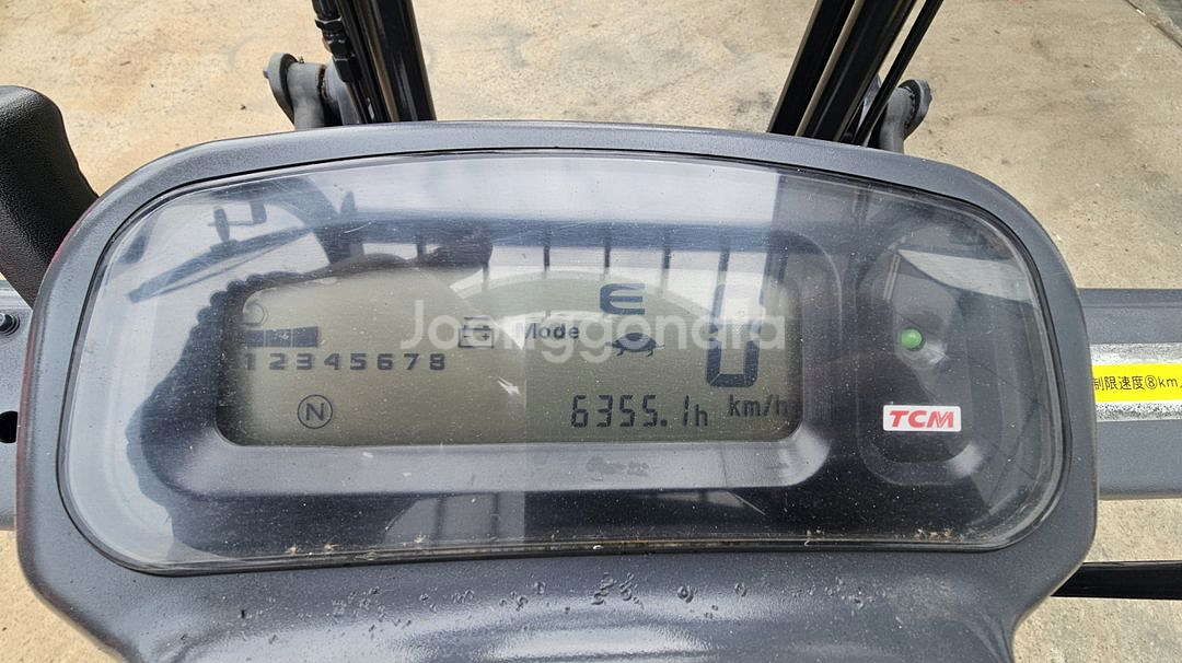 배터리좋은 최신형 TCM 좌식2.5톤 전동지게차 삼단 4.35M인상 850만--4