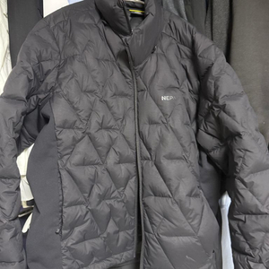 네파 에어써밋 하이브리드 패딩