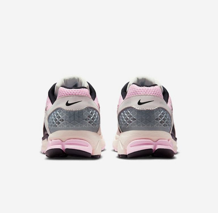 [270] 나이키 줌 보메로5 핑크폼 운동화 이미지