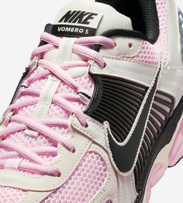 [270] 나이키 줌 보메로5 핑크폼 운동화 이미지