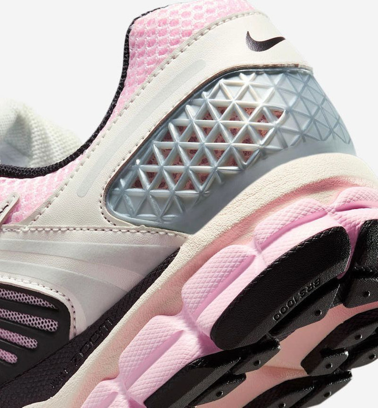 [270] 나이키 줌 보메로5 핑크폼 운동화 이미지