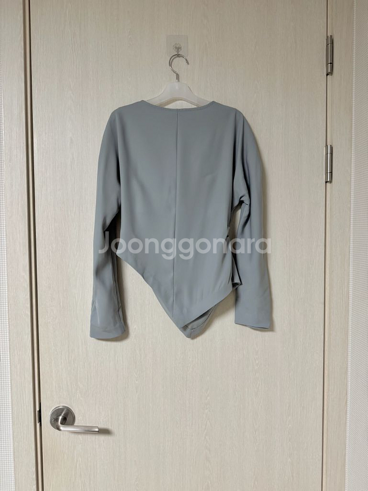 페이지유 PAGE U 딥블루 드레이프 블라우스 Free--1