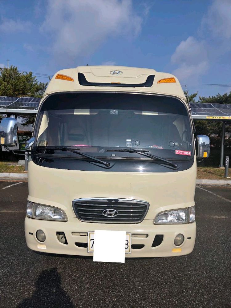 카운티롱바디 캠핑카 이미지