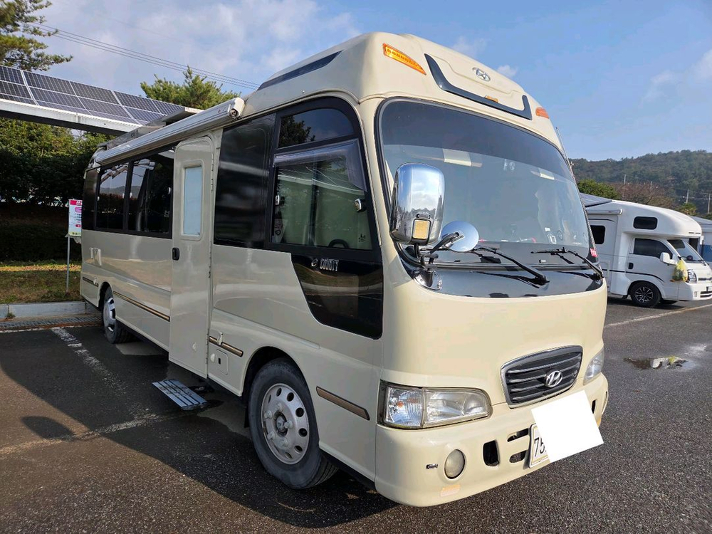 카운티롱바디 캠핑카 이미지