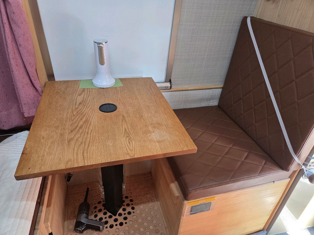 카운티롱바디 캠핑카 이미지