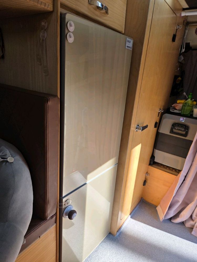 카운티롱바디 캠핑카 이미지