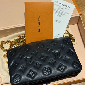 루이비통 포쉐트 쿠상 블랙 체인 미니백 크로스백. 센텀 신세계 구매.