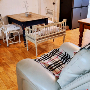 대형 쉐비 거울, 파인 테이블, 영국 선반 장식장, 앤틱 화장대 겸 콘솔 (4개 일괄)