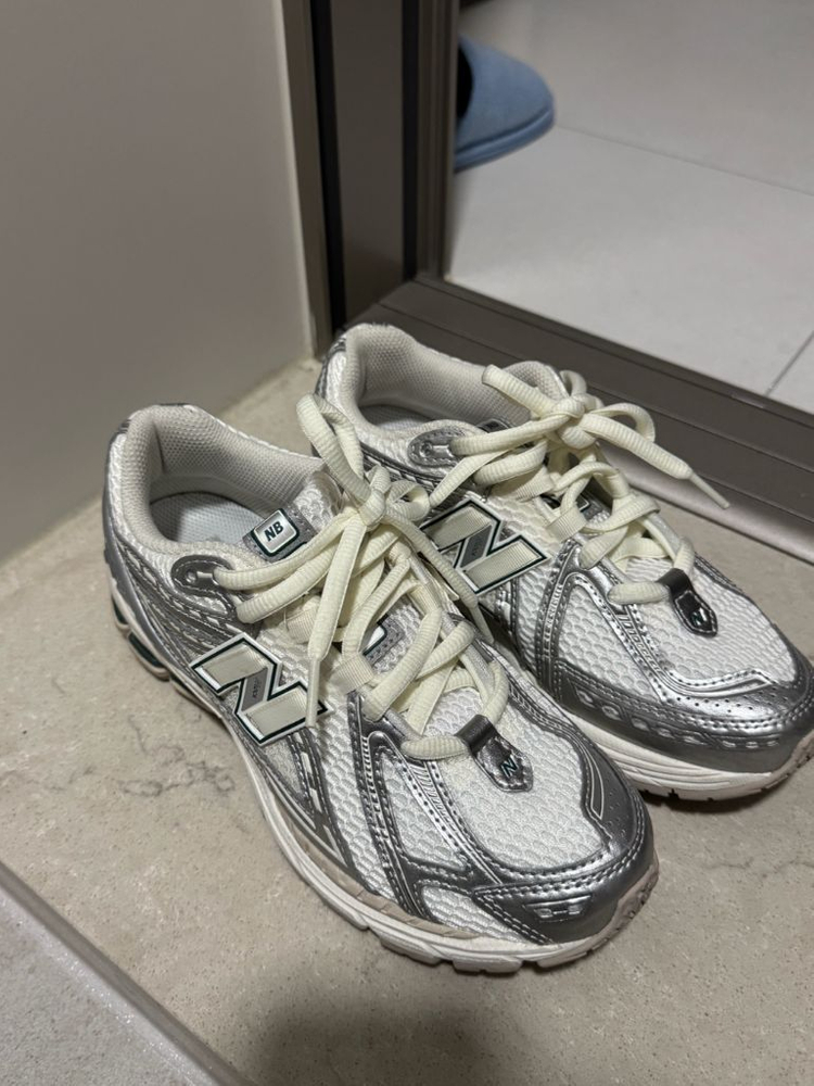 뉴발란스 1906ree 235--1