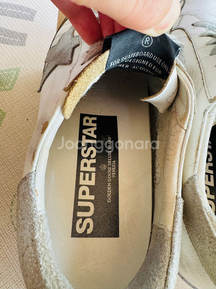 골든구스 슈퍼스타 여성스니커즈 37(240사이즈)--4