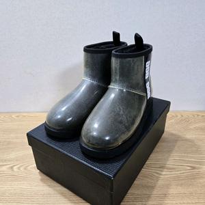 260 UGG 미국어그 클리어 미니 블랙