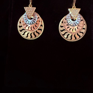 135만원 14k 트리플 골드콤보 귀걸이 125만원 거래해요(보증서있습니다)