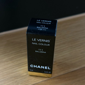 샤넬 르베르니 111 발레리나 네일 이미지