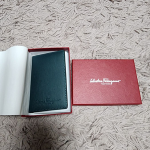 페라가모 명함 카드 지갑 판매니다. 미사용 새상품
