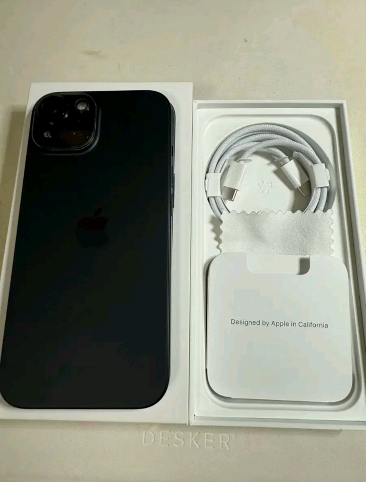 아이폰15 128GB 블랙 배터리98%(자급제폰)--1