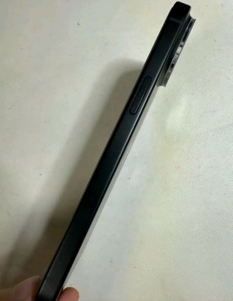 아이폰15 128GB 블랙 배터리98%(자급제폰)--7