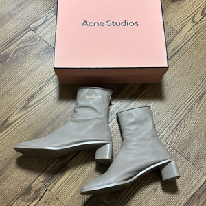 아크네스튜디오 베르틴 부츠 라이트토프 39사이즈