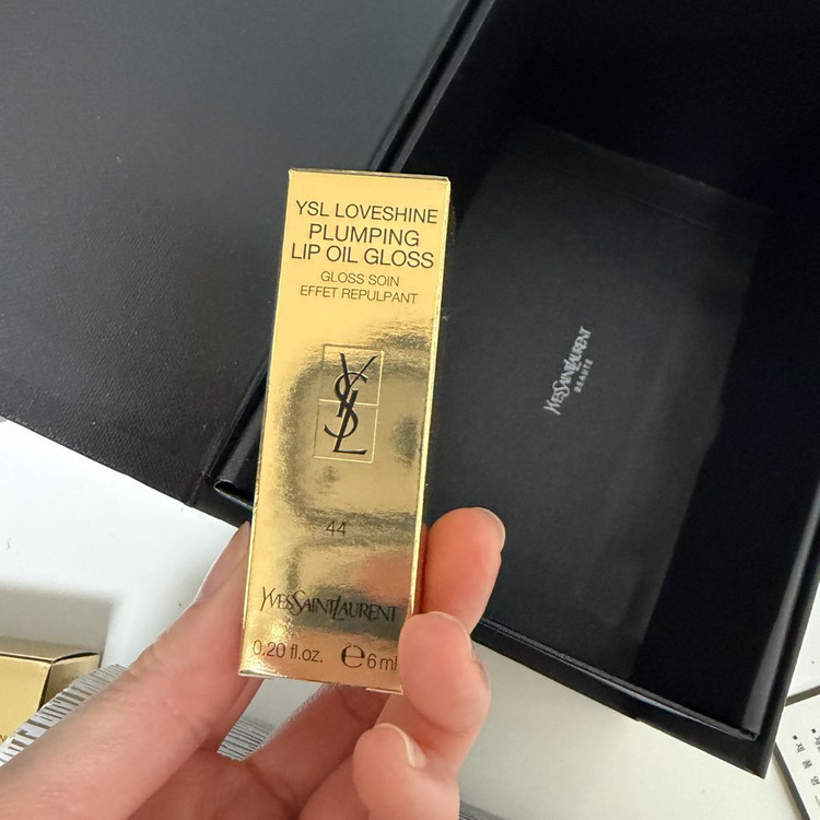 미개봉)입생로랑 글로우 팩트 쿠션+립 글로스--5