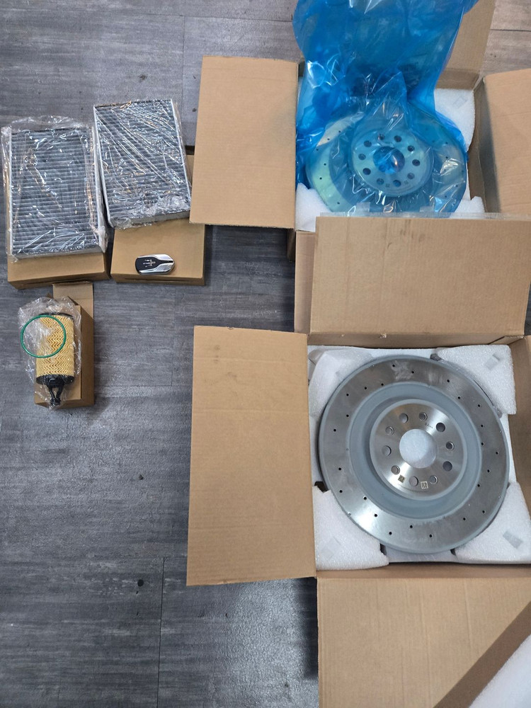 마세라티 기블리 , 키 , 오일필터 , 에어컨?에어 필터 , 브레이크 디스크 (리어?프론트?)--0