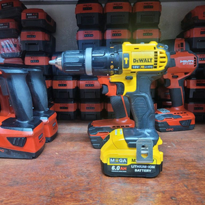 디월트충전함마드릴 DCD785 S급 배터리포함