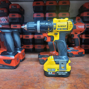 디월트충전함마드릴 DCD785 S급 배터리포함