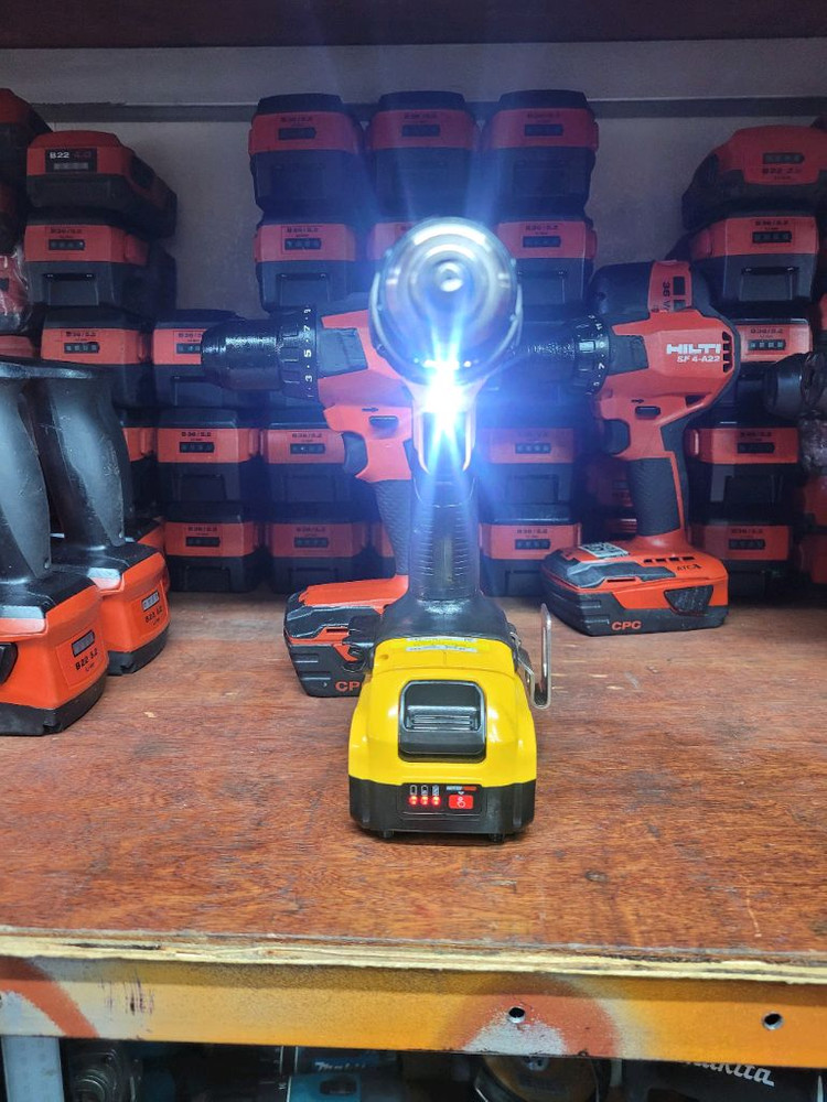 디월트충전함마드릴 DCD785 S급 배터리포함--1