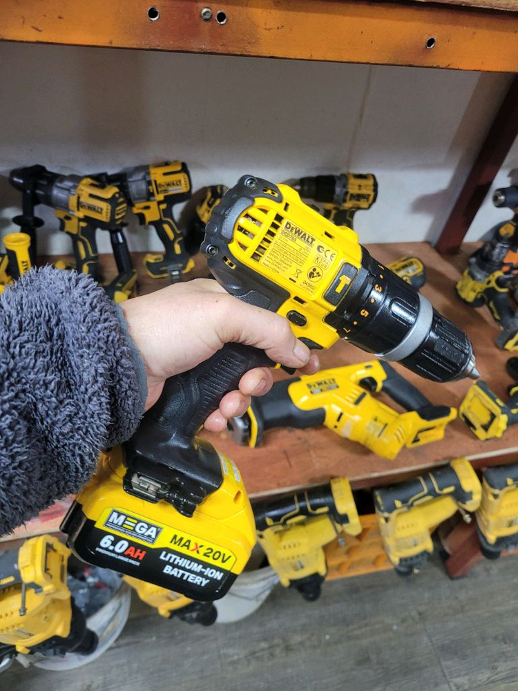 디월트충전함마드릴 DCD785 S급 배터리포함--6