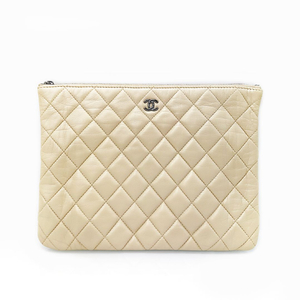 샤넬 아이보리 캐비어 뉴미듐 22번대 클러치백 5SCHB0224