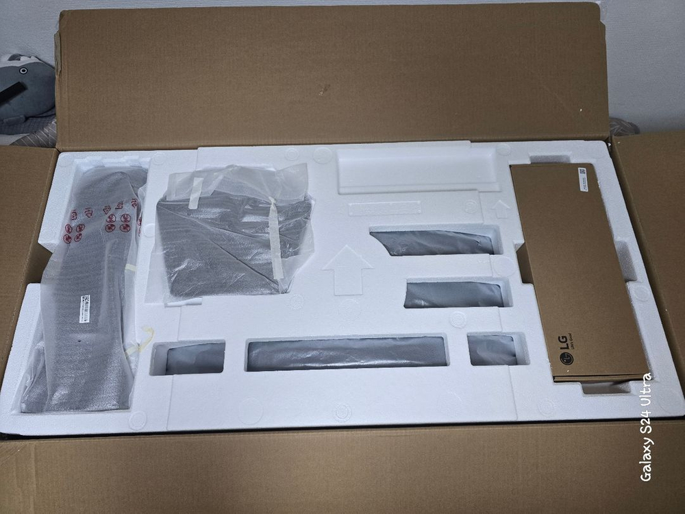 LG 45GX950A 울트라기어 5K2K OLED 모니터 판매 합니다--9