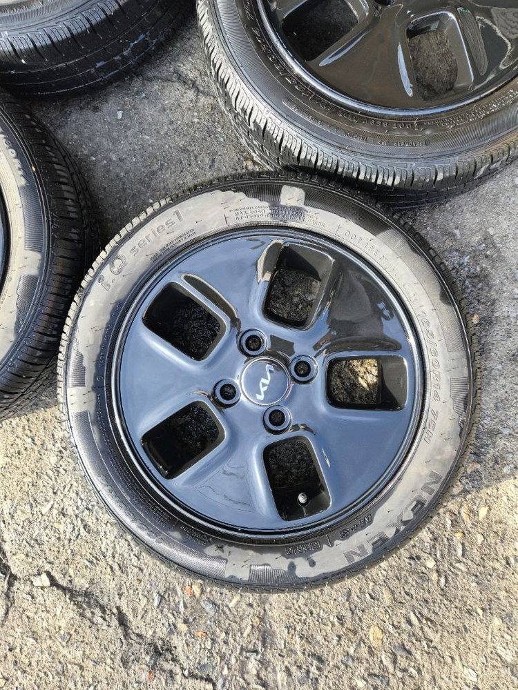 모닝 레이 순정 14인치 휠타이어 이미지