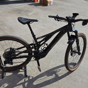 스페셜라이즈드 sl 터보리보 익스퍼트 m 사이즈 팝니다